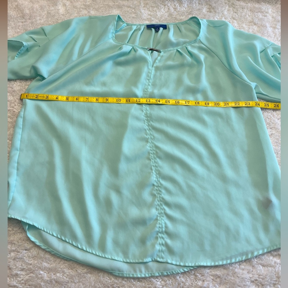 Apt 9 Light Weight 1/4 Sleeve Blouse